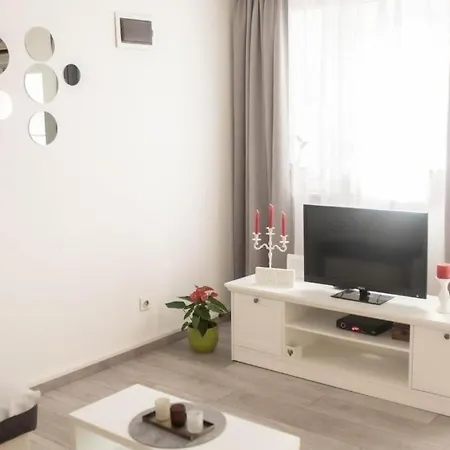 Apartman With Parking Space - 24457 *